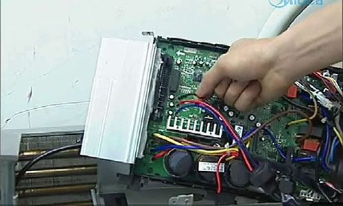 木垒哈萨克美的空调电话是多少